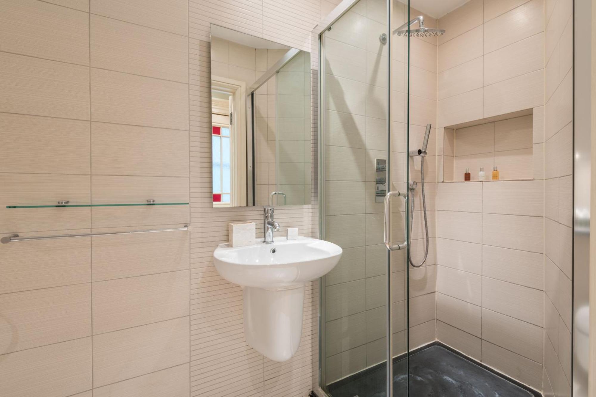 Lovely Chelsea Home Near The Thames By Underthedoormat London Eksteriør bilde