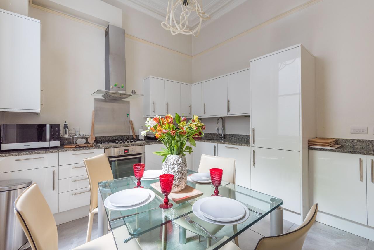 Lovely Chelsea Home Near The Thames By Underthedoormat London Eksteriør bilde